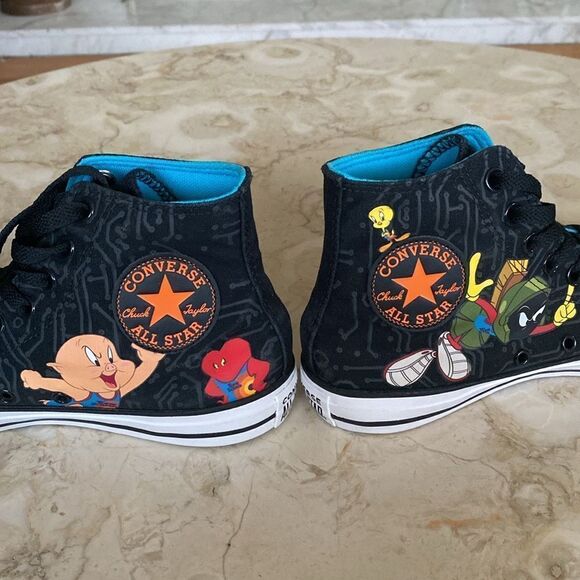 Converse Chuck Taylor 70 High Top ‘A New Legacy’ Looney Tunes Sneakers AS NEW - Picture 8 of 15